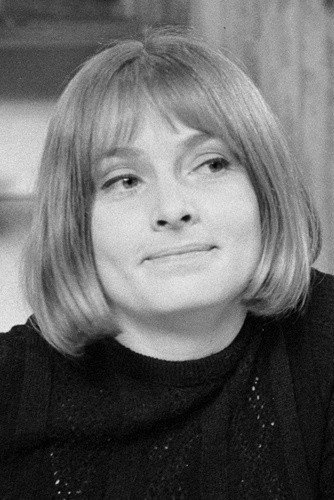 Jaroslava Brousková as Magda in Women Offside