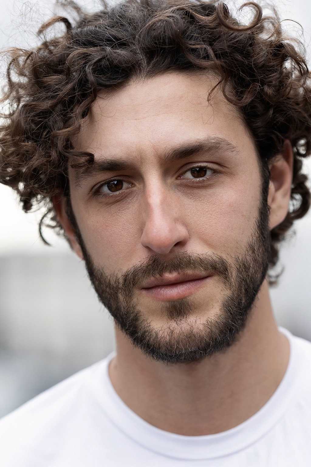 Lorenzo de Moor as Muto in Brigands: The Quest for Gold