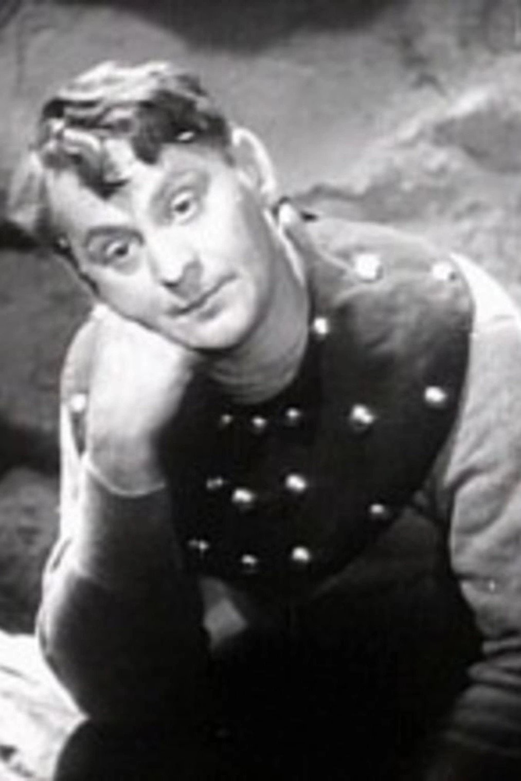 Donald Kerr as Watson, Errol's Butler in Man-I-Cured