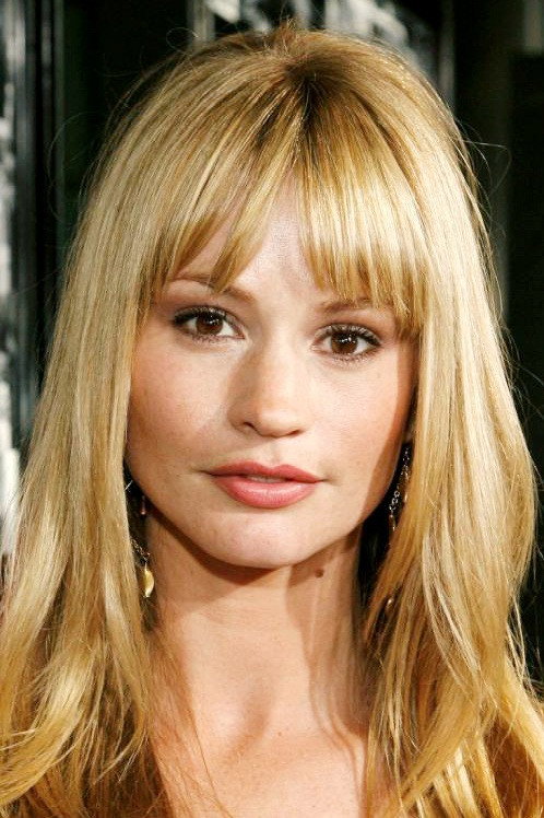 Cameron Richardson as Chloe Carter in Harper's Island