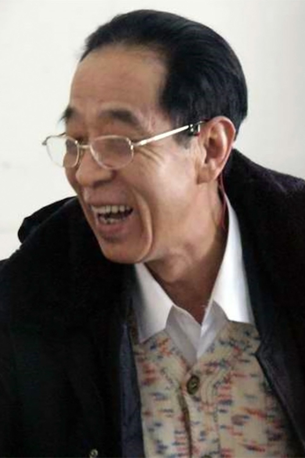 Li Lianyi as 侯正科 in 高朋满座