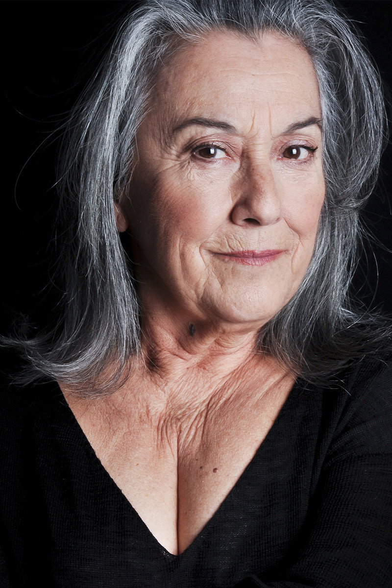 Henriqueta Maia as Velhota in Tiro e Queda