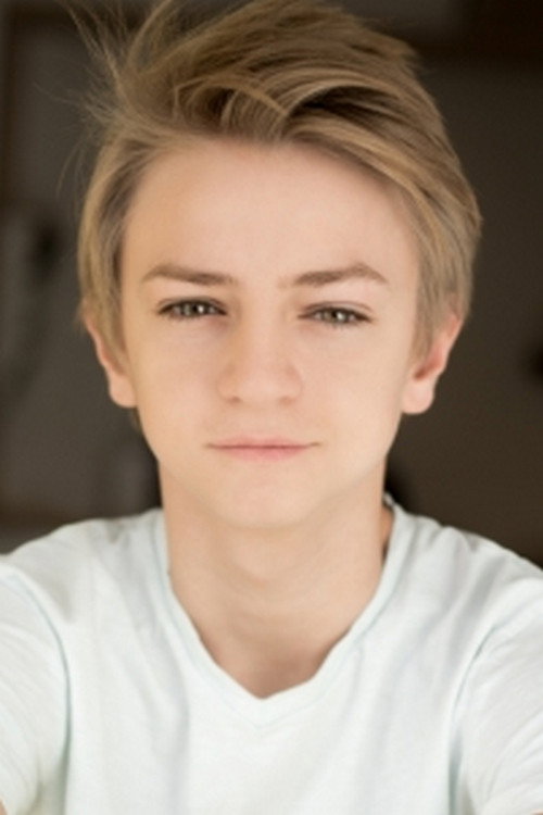 Godefroy Reding as Isaac in Wolfe