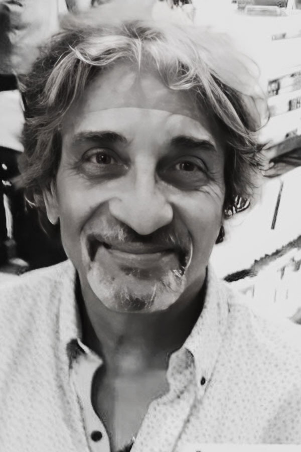 Raúl Calandra as Daniel in Tremendous Sunset