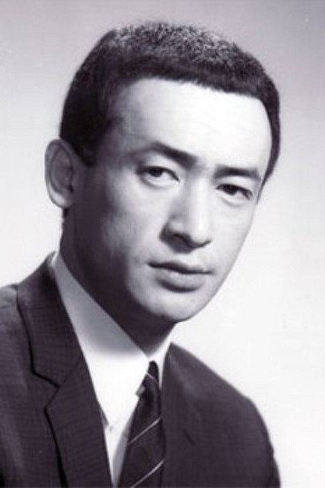 成田三樹夫 as Keizo Kambe in Yakuza Wolf 2: Extend My Condolences