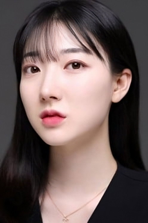 박연아 as Tae-su in The Red Shoes