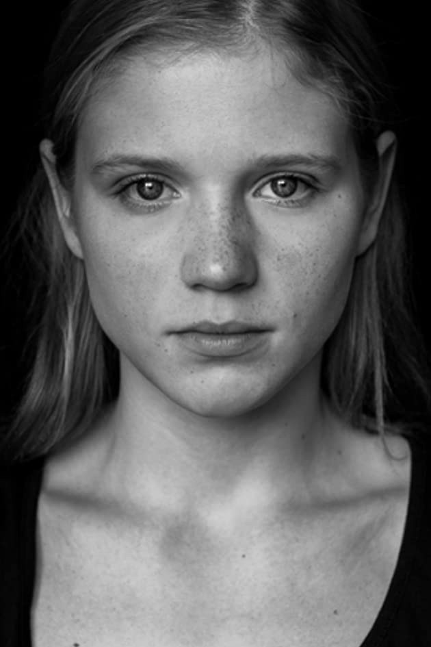 Eliza Rycembel as Julia in Moloch