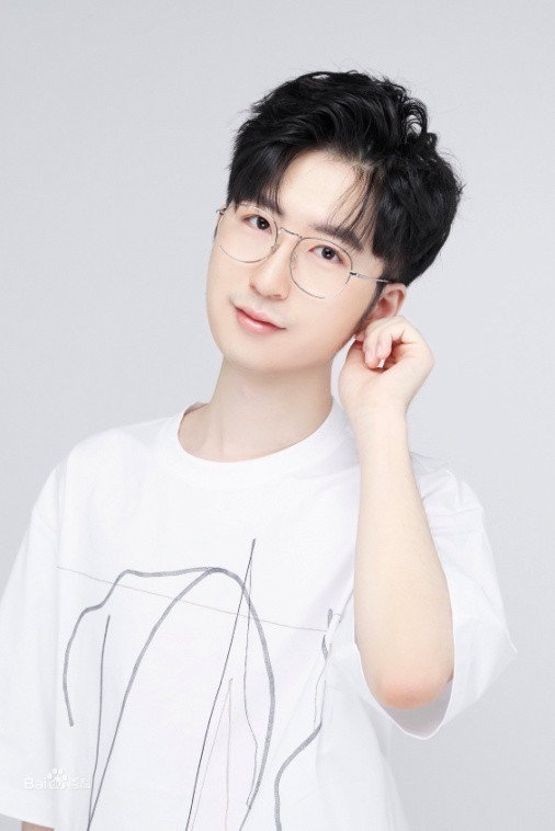 李昕 as Ling Jiushi (voice) in The Spirealm