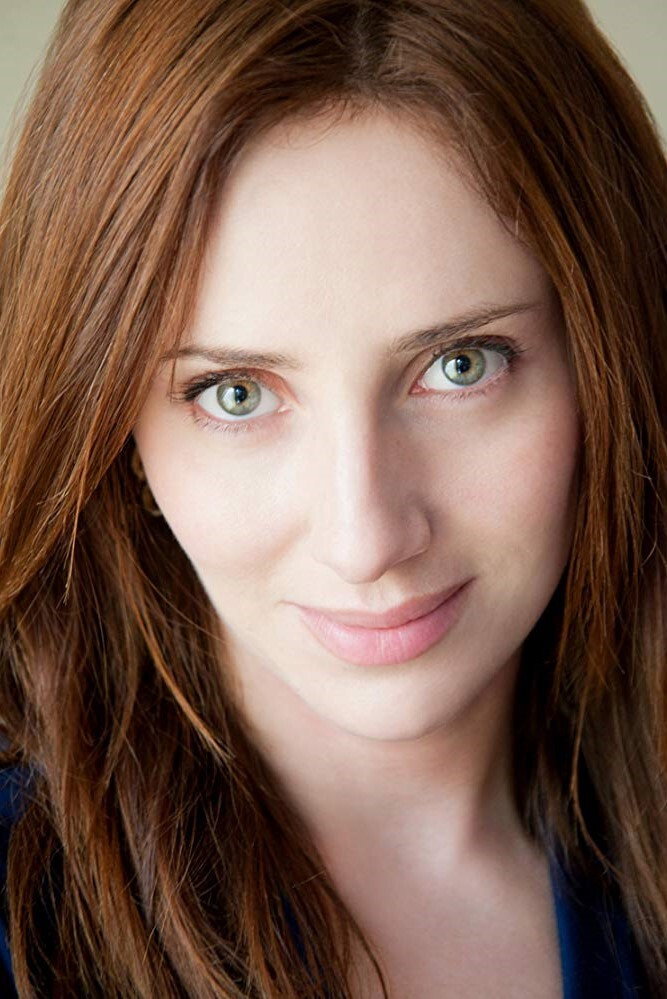 Alexis Raben as Anna in Outlanders