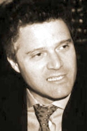 Carlo Gentili as Inspector Baxter in Death Walks on High Heels
