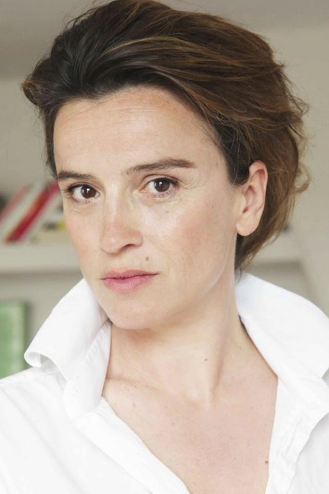 Agathe de La Boulaye as Julie Leroy, capitaine au SRPJ de Toulouse in The Condor Mystery