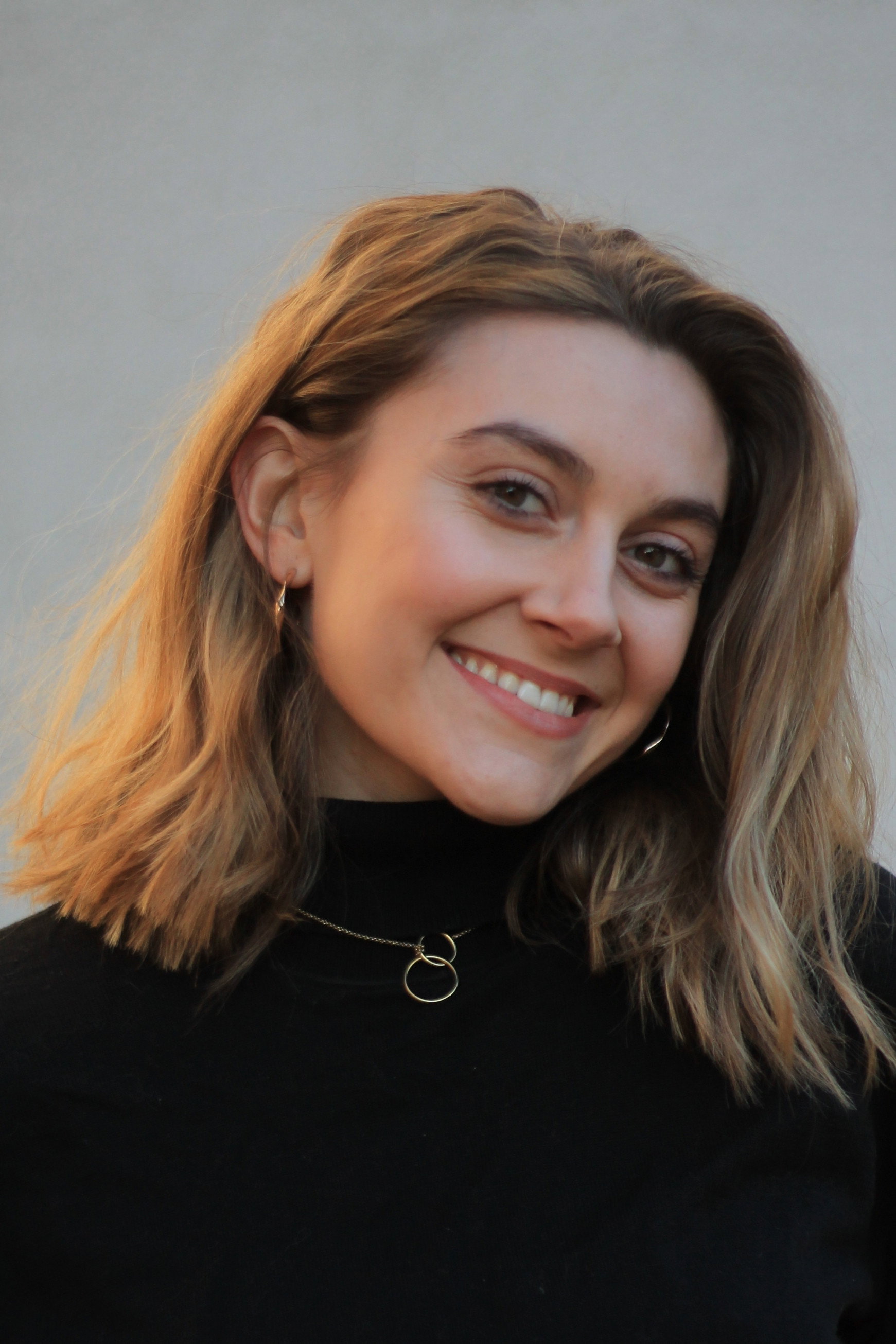 Ingrid Tykhelle Kayser as Gina in Dates in Real Life