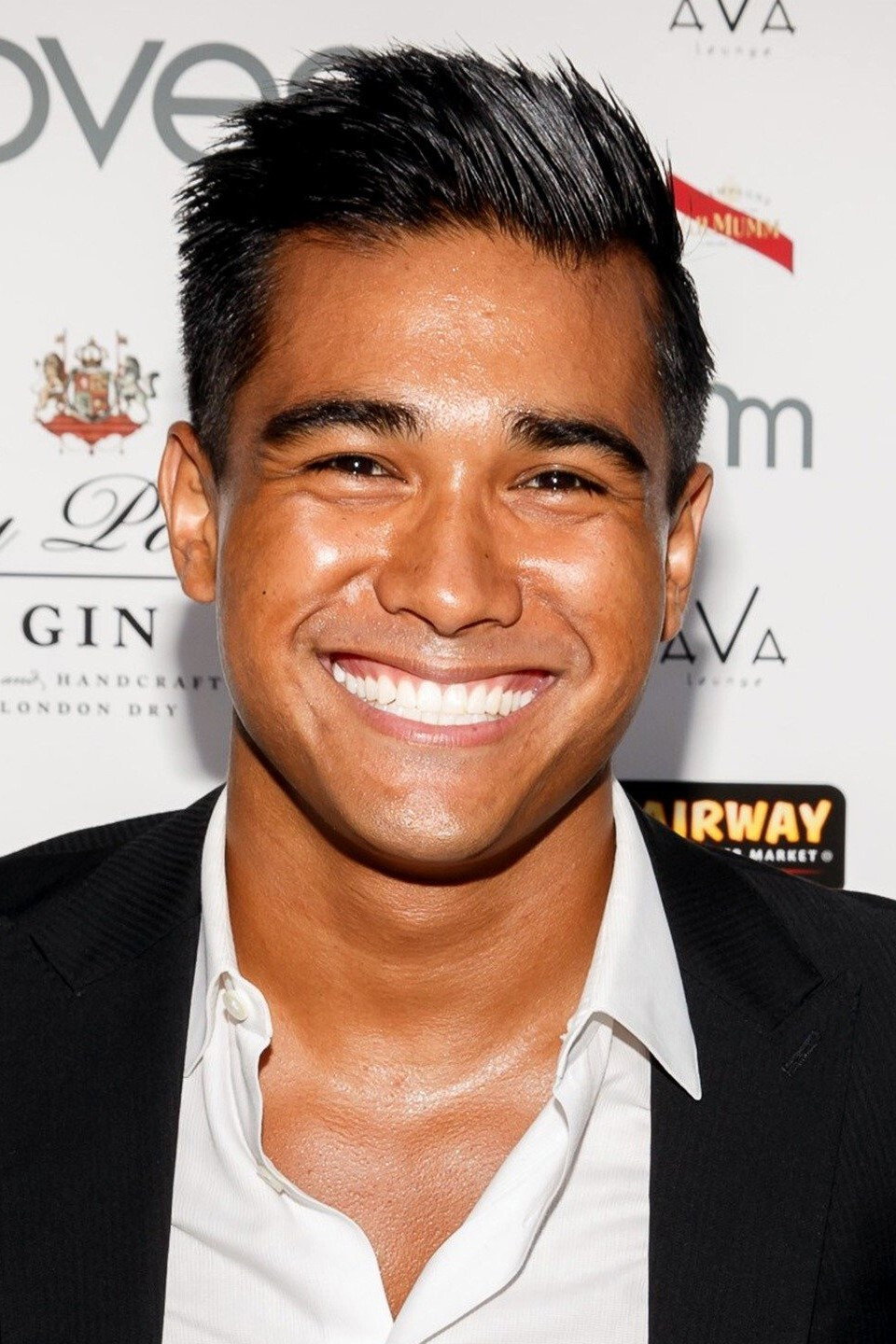 Jordan Andino as Self - Host in Cook at all Costs