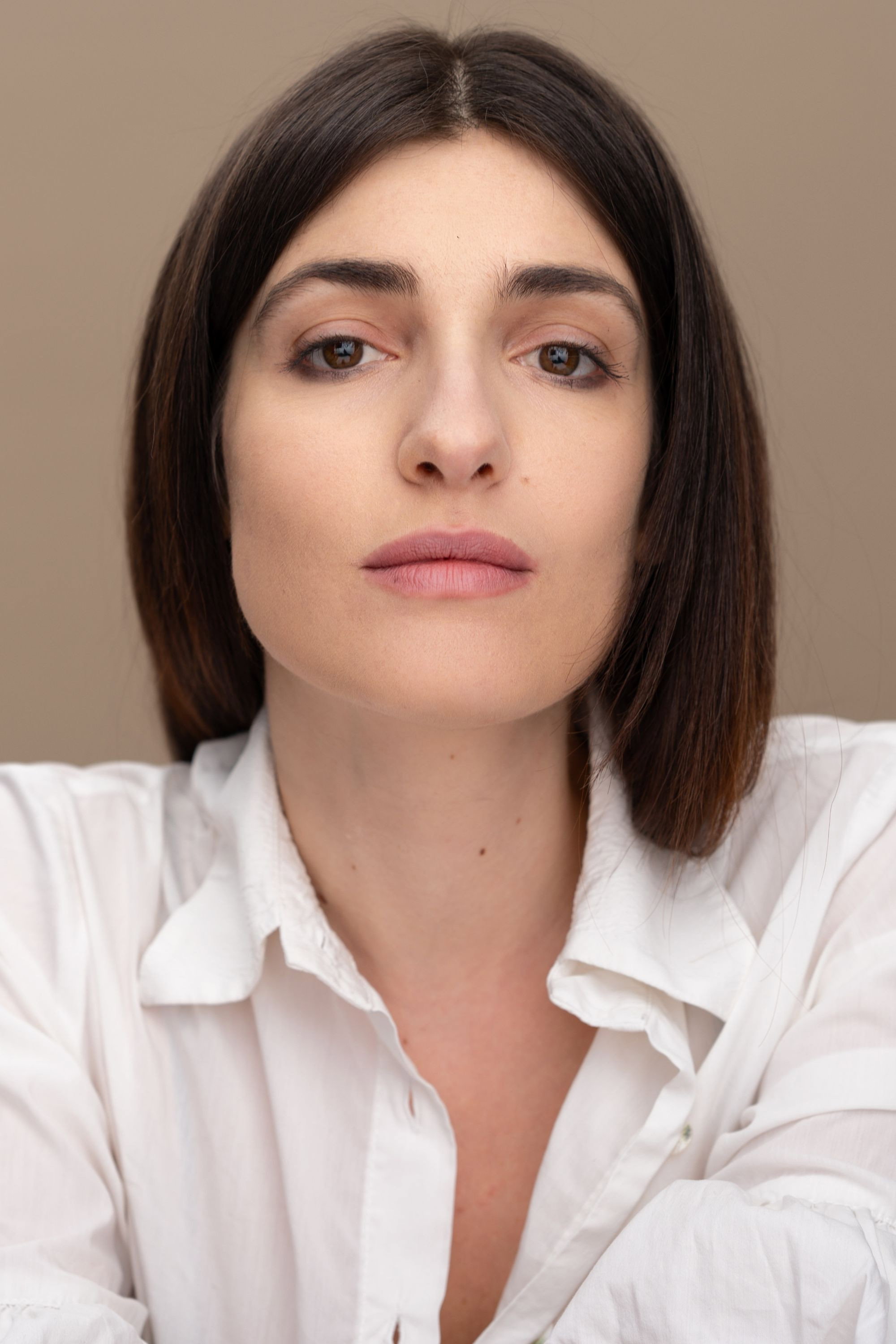 Martina Catalfamo as Laura in Déi