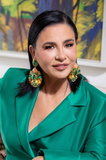 Alka Vuica as Self - Panelist in Tko to tamo pjeva?