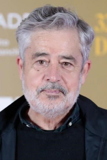 Carlos Iglesias as Gonzalo in ¿Quién es quién?
