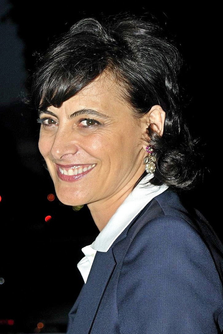 Inès de La Fressange as Self in Pop Models