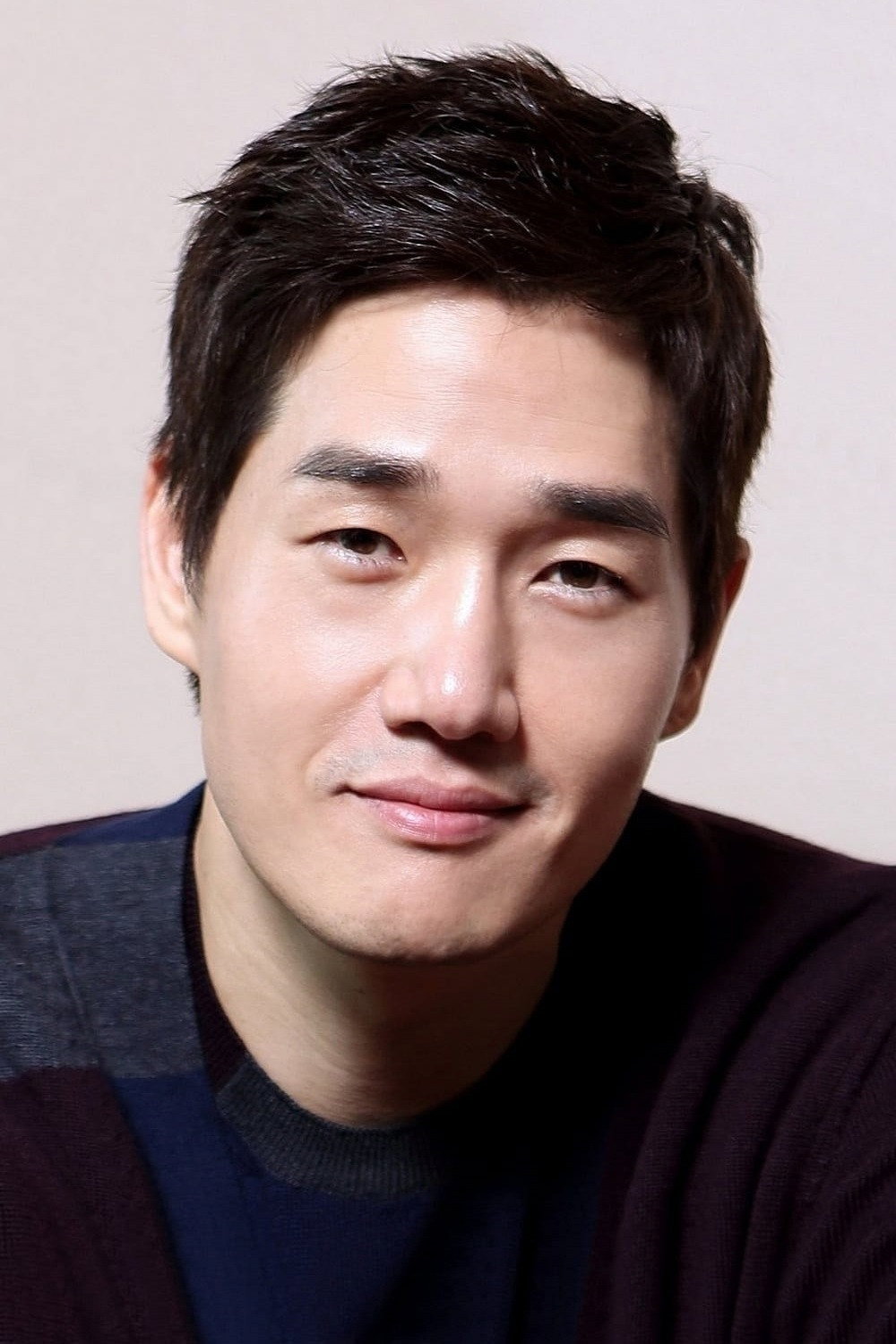 유지태 as Lee Woo-jin in Oldboy