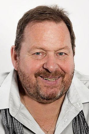 Ottfried Fischer as Felix Summerer in Zur Freiheit