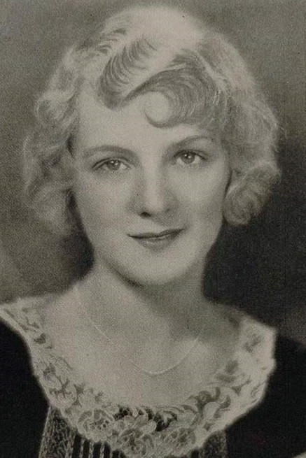 Constance Howard as Cynthia in The Smart Set