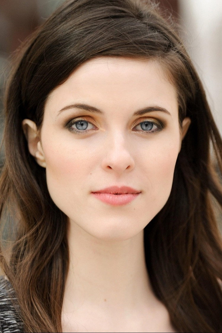 Alysse Fozmark as Candie in Mount Adams