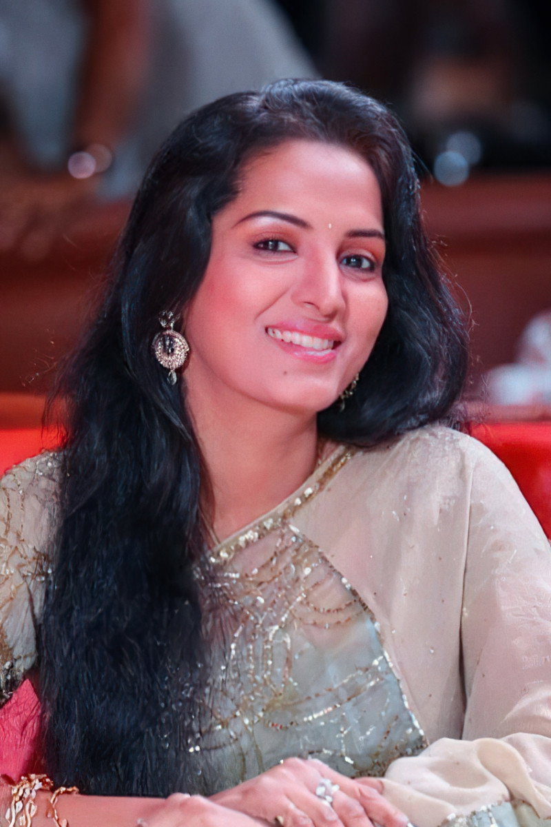 Swathi as Sundari in Thendral