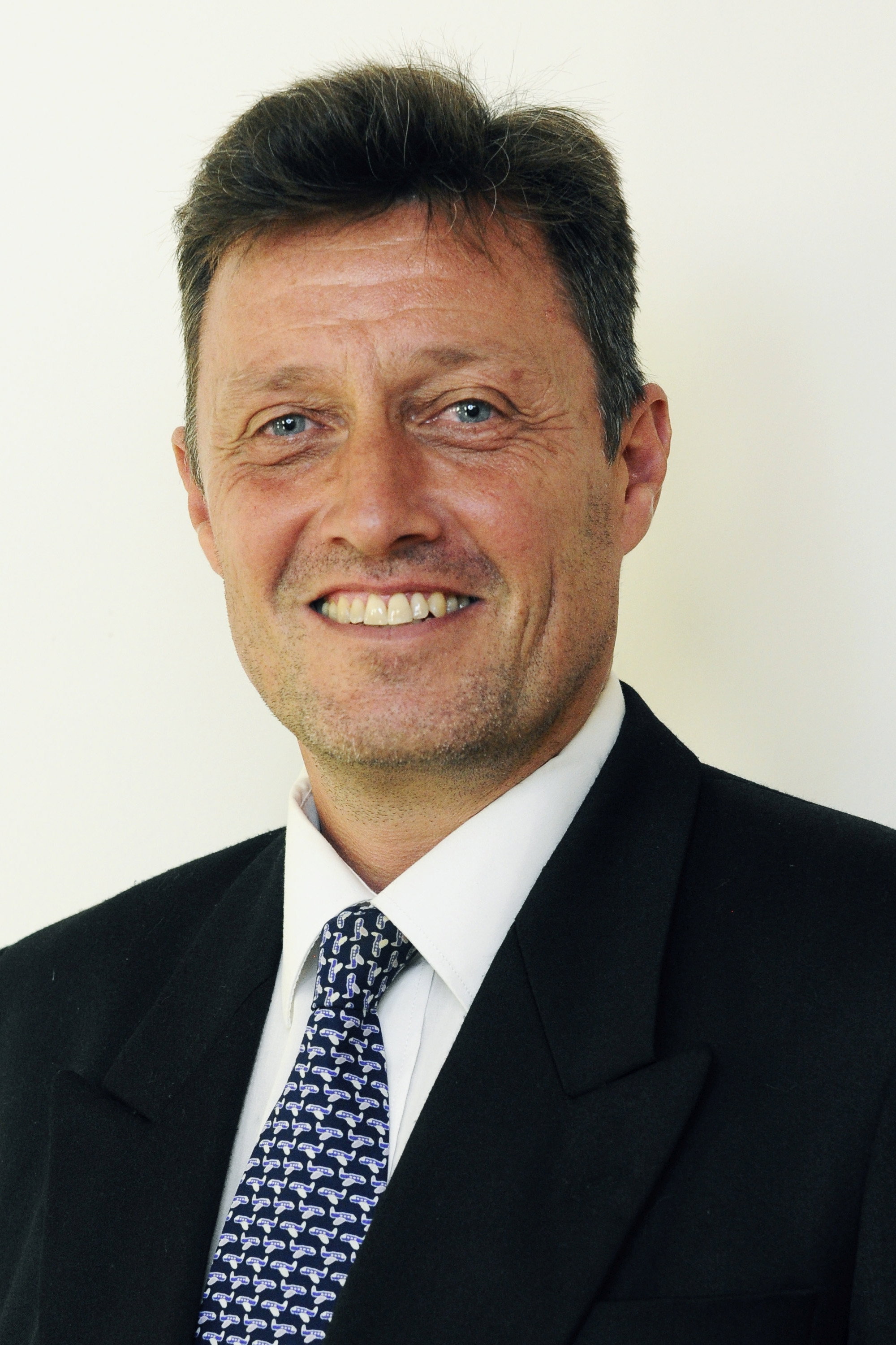 Mike Kelson as Hugh in Tooth Fairy