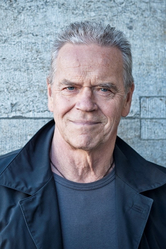Jürgen Heinrich as Bruno Wader in Weingut Wader