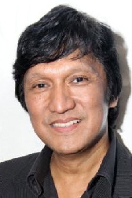 Ikang Fawzi as Akbar in Titip Bunda di Surga-Mu