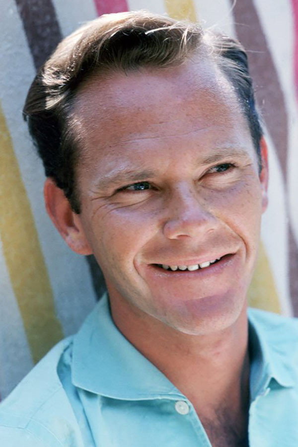 Dick Sargent as Ensign Stovall (as Richard Sargent) in Operation Petticoat