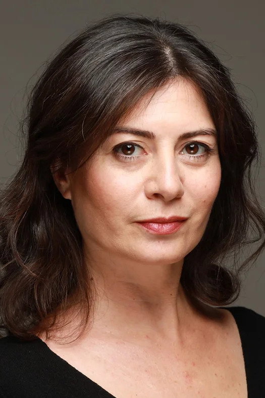 Eren Balkan as Selin in Serseri Aşıklar