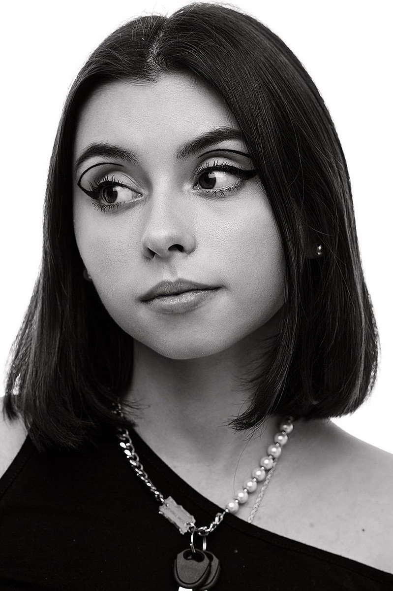Дарья Шиханова as La Dora in Ciao, 2020!