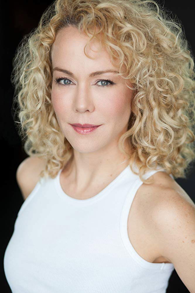 Kimberley Shoniker as Shannon in Corner Office