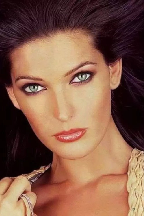 Alessia Merz as Lory in Ragazzi della notte