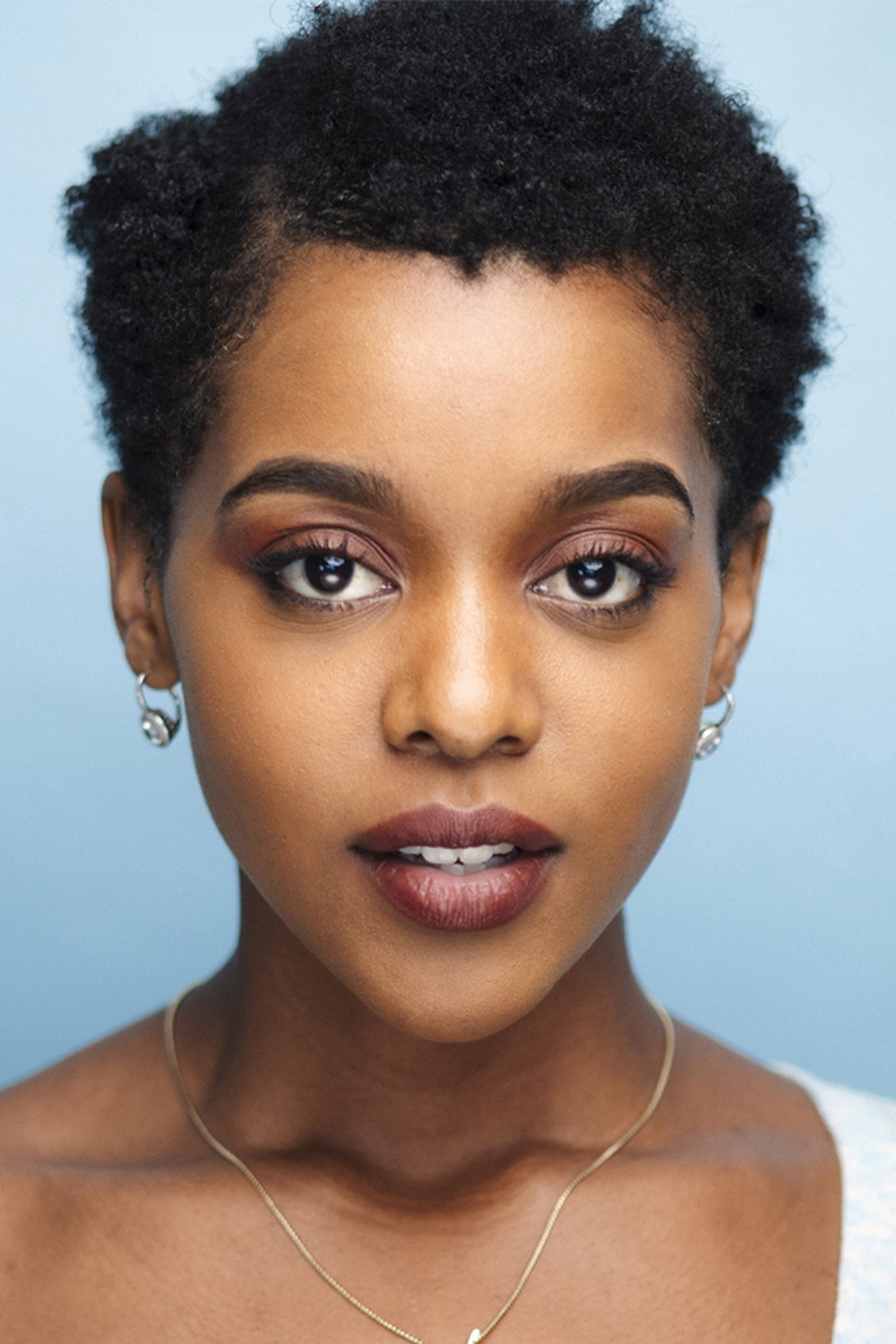 Mallori Johnson as Elle in The Other Zoey