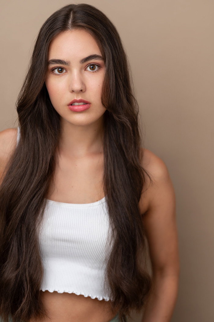 Jordana Summer as Naomi in Vote One for Love