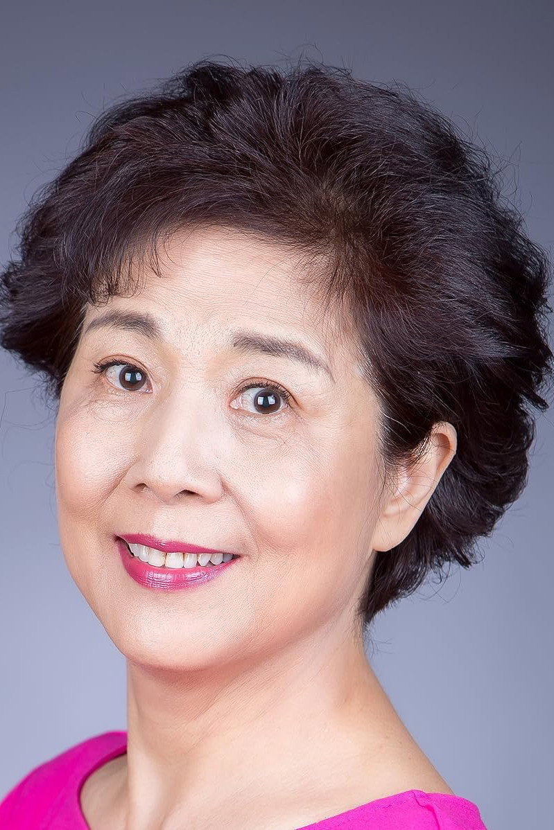 Gloria Ho as Kev's Ma in Valley