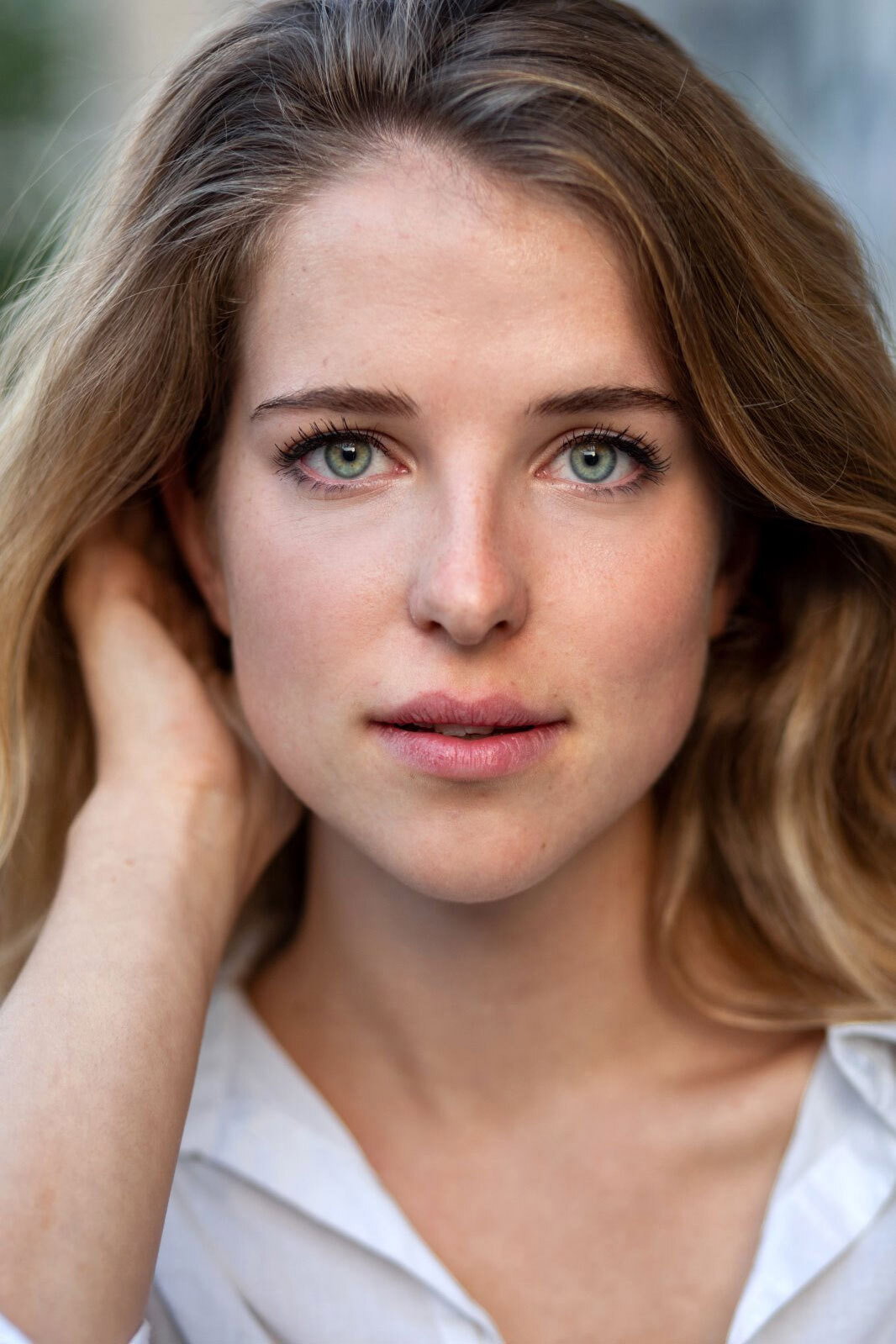 Leonie Brill as Jenny LaBréa in Kommissar LaBréa