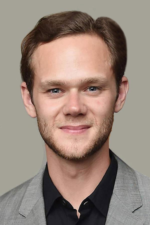 Joseph Cross as Owen Reilly in Untraceable