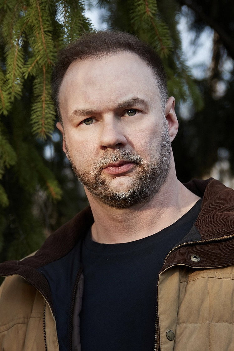 Thomas Tull as Self in The House Is Alive: Constructing 'Crimson Peak'