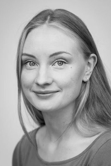 Gina Bernhoft Gørvell as Ida in Dates in Real Life