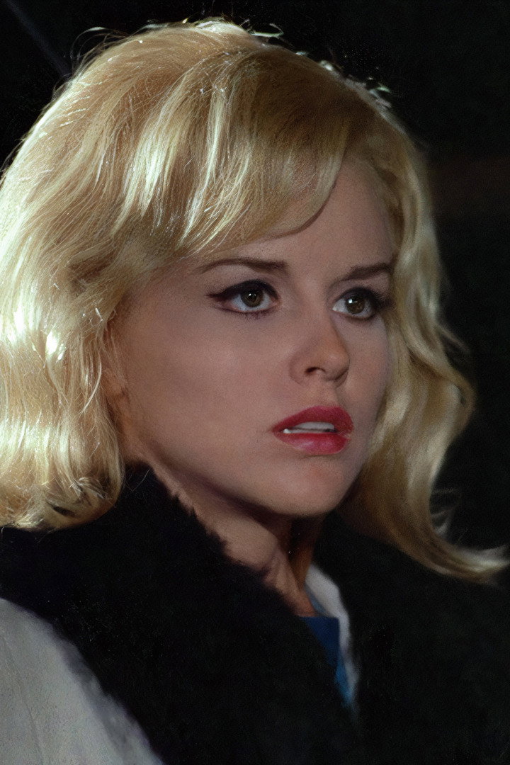 Jacklyn O'Donnell as Zerelda 'Zee' Mimms in Young Jesse James