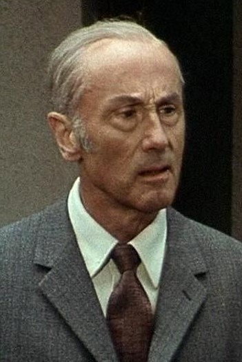 Hans Baur as Amtsgerichtsrat August Stierhammer in Königlich Bayerisches Amtsgericht