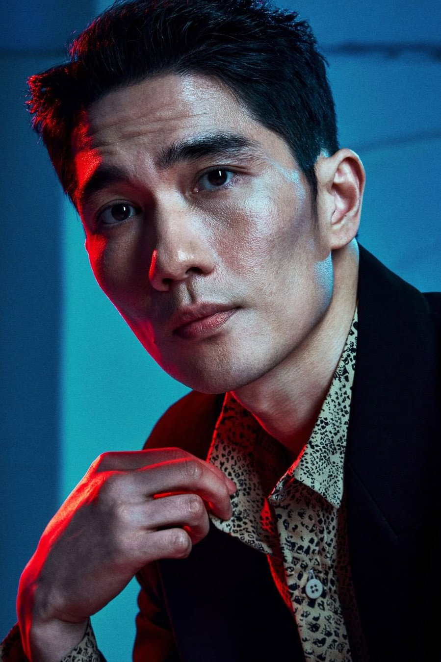 엄태구 as Woo-gon in Coin Locker Girl