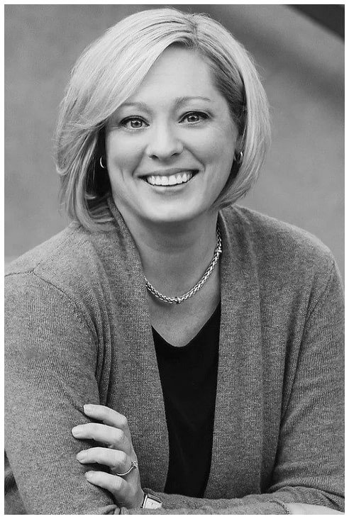 Lisa Vischer as Lenny (Junior)/Mom Asparagus (singing) (voice) in VeggieTales: Robin Good and His Not So Merry Men