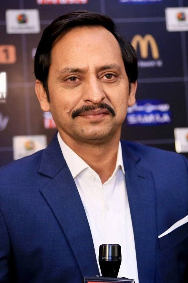 Saleem Mairaj as Sultan in Alif