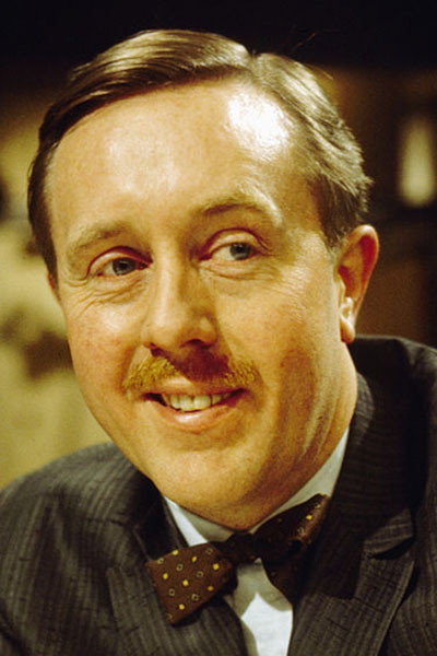Norman Bird as Arthur Sanderson in Cash on Demand