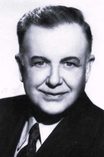Julian Eltinge as Julian Eltinge in Maid to Order