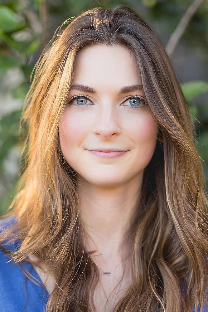 Kelsey Bascom as Kelly in Quarter