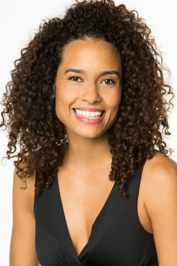 Aisha Jambo as Iracema in Dá Licença de Contar